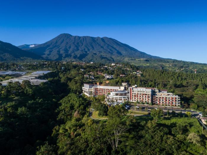 Pesona Alam Resort & Spa