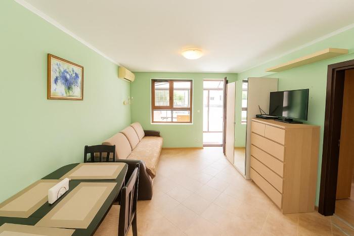 Lovely Nest with Glass Veranda