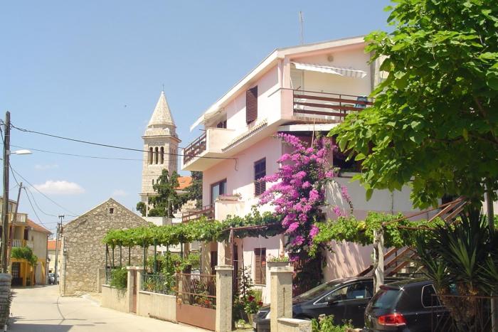 Apartments by the sea Pakostane, Biograd - 24548