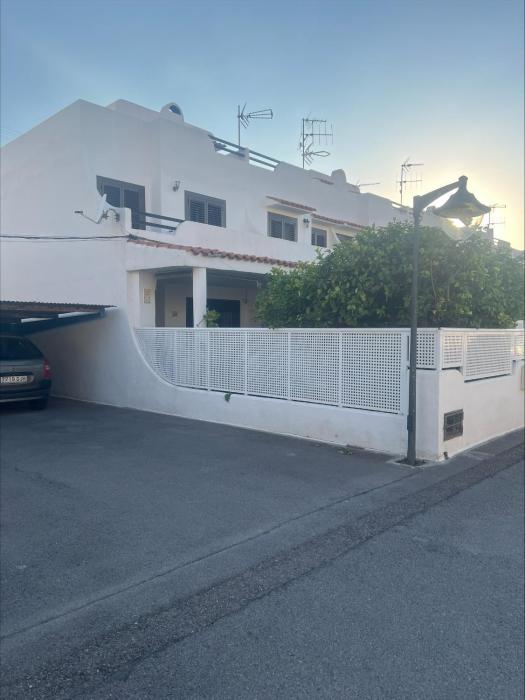 Maison à 300 m de la plage et piscine collective VT-41064-CS