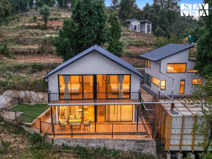 StayVista at Cujos Haus with Heated Floor, Bonfire, WiFi, BBQ