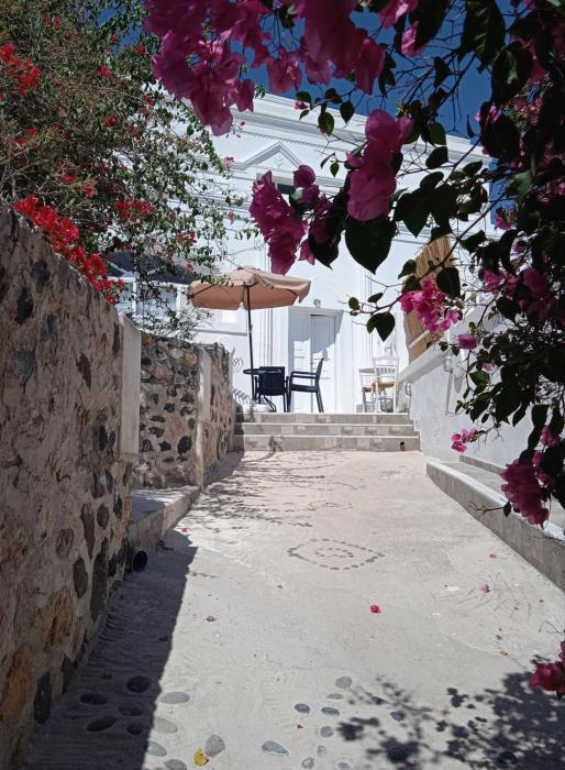 Loukas Kontos Traditional House