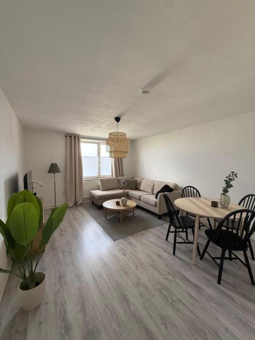 Schicke Wohnung gegenüber Bahnhof