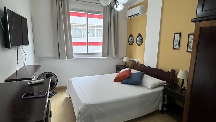 Apto Almeida e Moraes charmoso passos da praia de BC