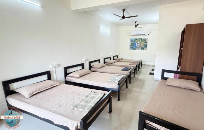 Konkan Central Kankavali AC 6 Bed Family Room