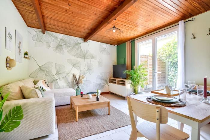 Charmante maison indépendante avec terrasse verdoyante au calme absolu aux portes de Paris