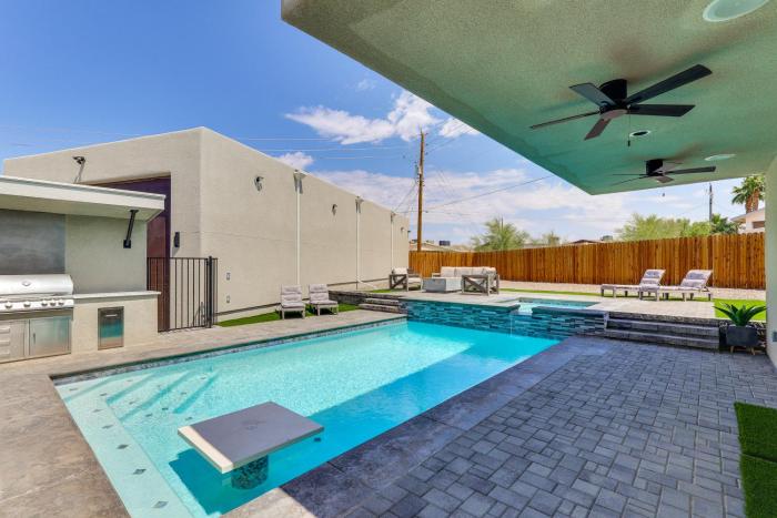 Lake Havasu Retreat with Pool, Spa and Casita!