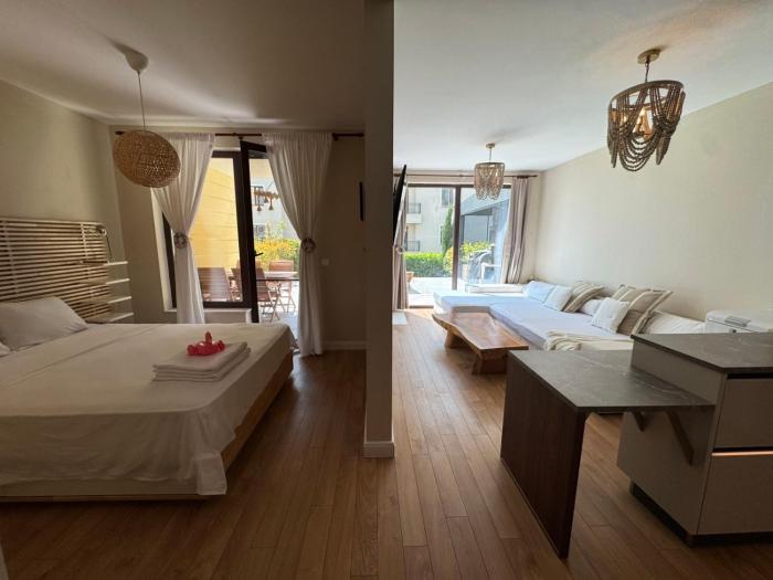 The Portal Infinity pool and barbecue