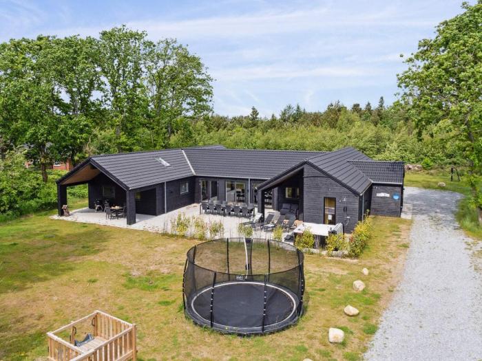 Spacious Retreat for 20 - By Traum Ferienwohnungen