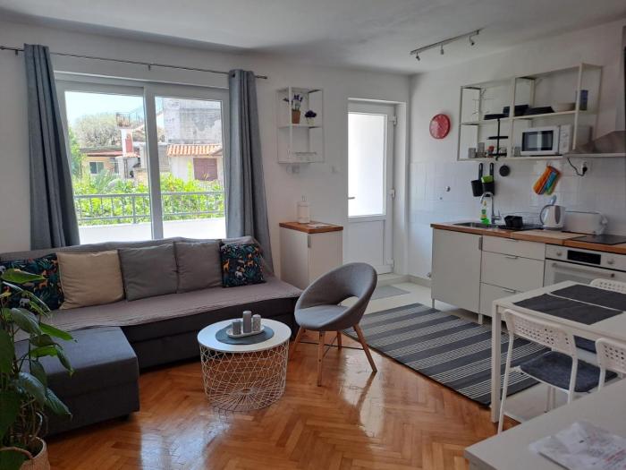 Large Apartment in Podgora - Makarska Rivijera just 80m beach distance