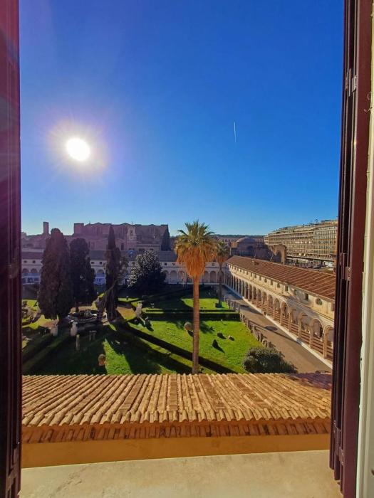 MICHELANGELO SUITE ROMA camere con vista sulle Terme di Diocleziano e sul Chiostro di Michelangelo