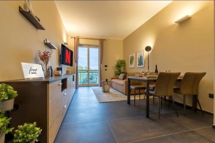 Modern & Bright 2 bedroom Flat 50m from M4 Stop