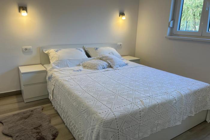 Apartments with parking space Trogir - 24640