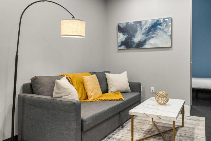 CozySuites Modern 1BR in Downtown Pitts #1