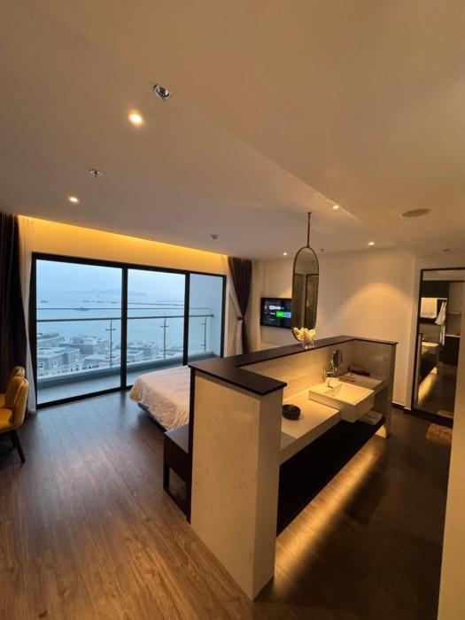 Orchid Sapphire Ha Long