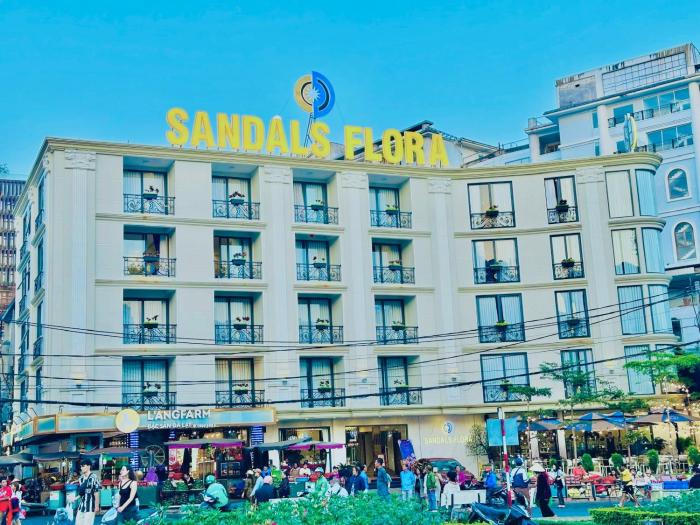 SANDALS FLORA HOTEL