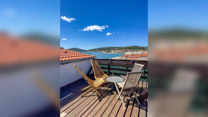 Voltera Apartments in Betina Old Town, with Parking Nearby