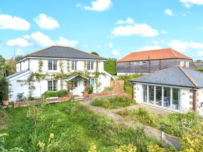 Open Plan Dog Friendly Annexe Sleeping 2 I Near Local Beaches & Chichester with FREE Parking