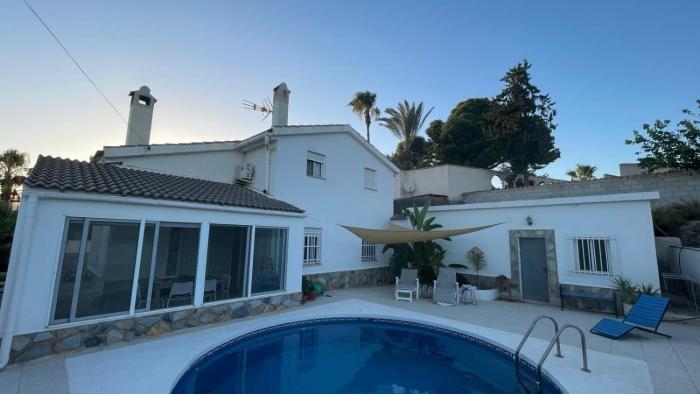 Villa with Private Pool & Hot tub