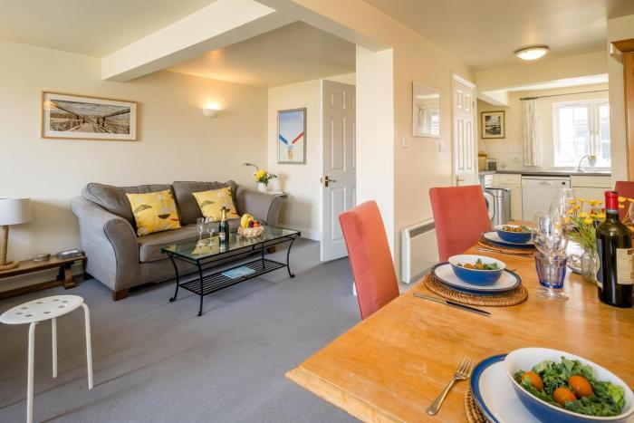 3 Bell Lodge - near Thorpeness Country Club and the beach - Aldeburgh Coastal Cottages