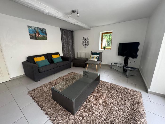 Spacious renovated villa Groupama Stadium LDLC
