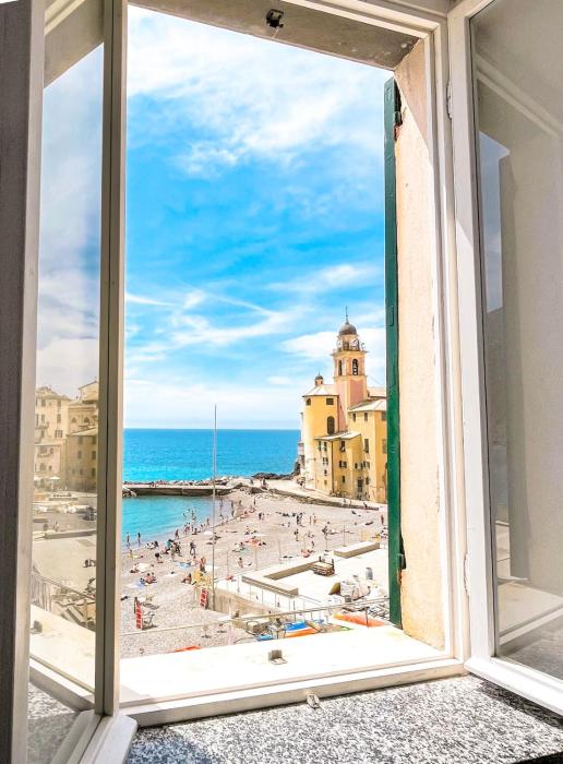 Sulla spiaggia - On the beach