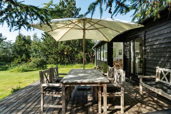 Summer Home Idyll In Oasis By Sejerø Bay