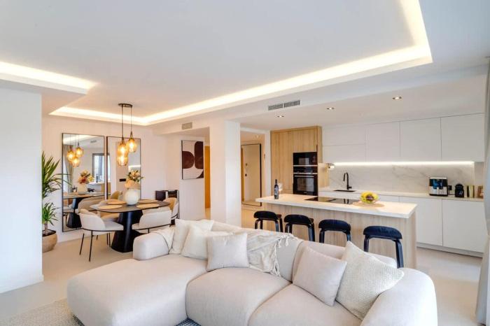 Conde Nest Flat with Wouw Views