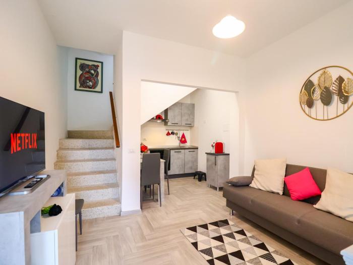 The Cozy Apartment - Wi-Fi, Smart TV, Free Parking