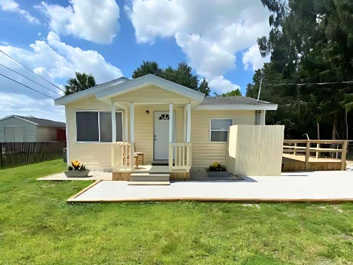 Entire Punta Gorda Home Sleeps 7 Close to US-41 & I-75