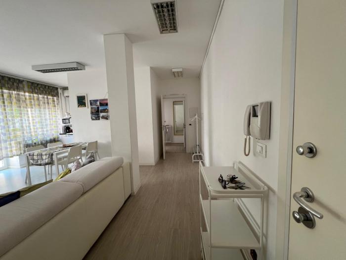 Terrace Apartment Venice - White