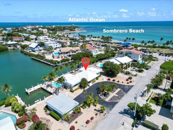 Blue Marlin House - Waterfront Pool Home, Steps from the Beach, Hot Tub, 210 Dock