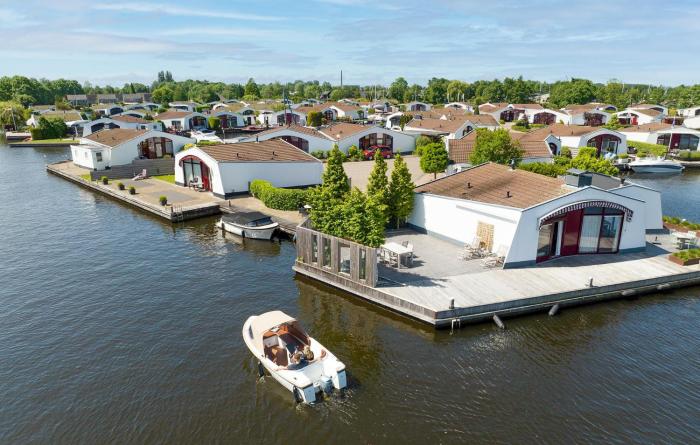 2 Bedroom Beautiful Home In Lemmer