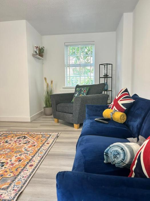 Littleton Manor Apartment near Southport free Parking Netflix Sky Ultimate