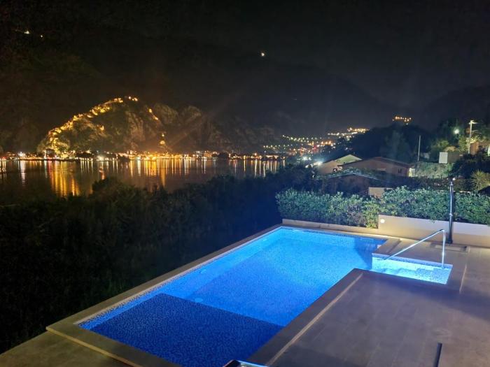 Luxury Kotor bay view Apartment