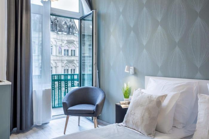 Sunny Ultra Central & New Studio with Balcony