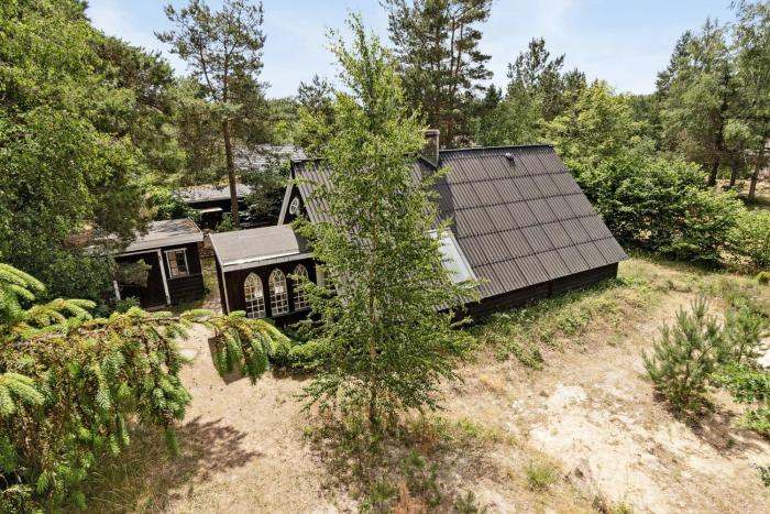 Fine Old Details Near Stubbe Lake