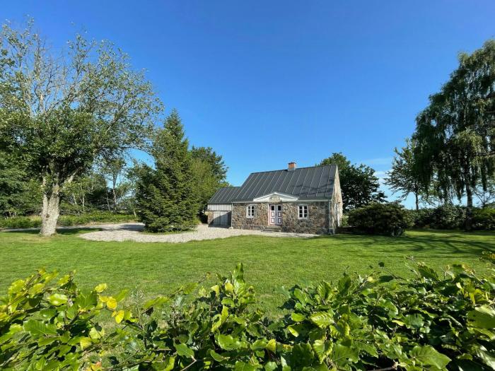 Historic House By Kongeåen And Freedom Bridge