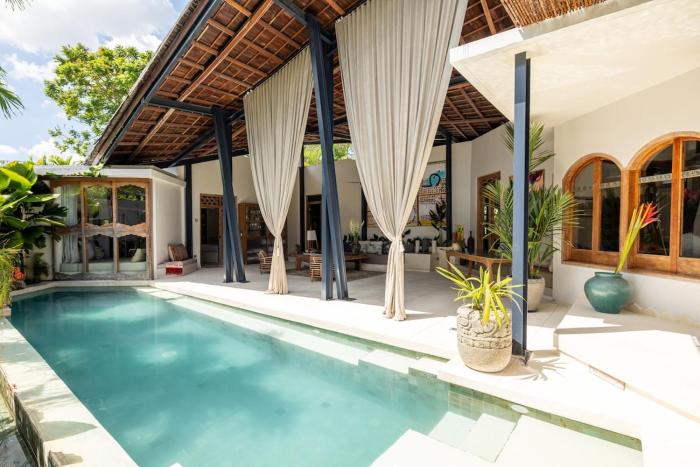 Stay in an Architects villa! Pererenan Beach