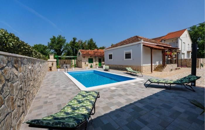 Beautiful Home In Benkovac With Wifi