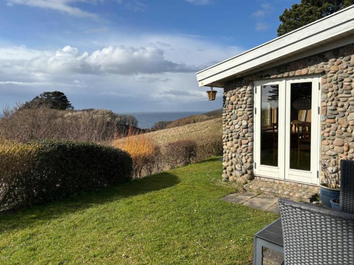 Cozy Holiday Home With Sea Views