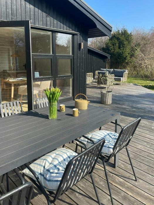 Summer House A Few Minutes Walk From Sejrø Bay