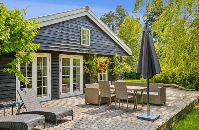 Family Holiday Home Near Marielyst Beach