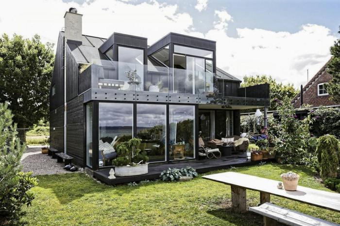 Art And Panoramic View At Trelde Næs