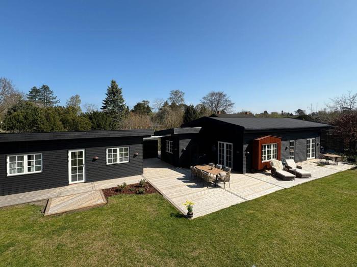 Modern Holiday Home At Tinkerup Strand