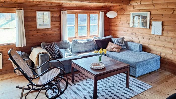 Peaceful Log Cabin With Turf In Raageleje