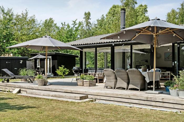 Family Reunites For Beach Trips In Tisvilde Hegn