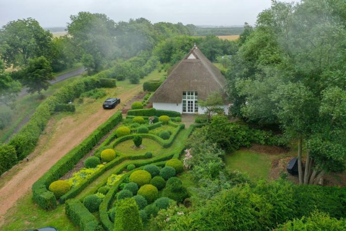 Historic Thatched House At Lake Sparow