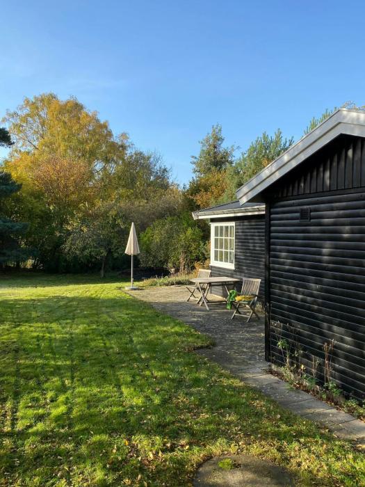Cozy Cottage In Rågeleje Close To The Water