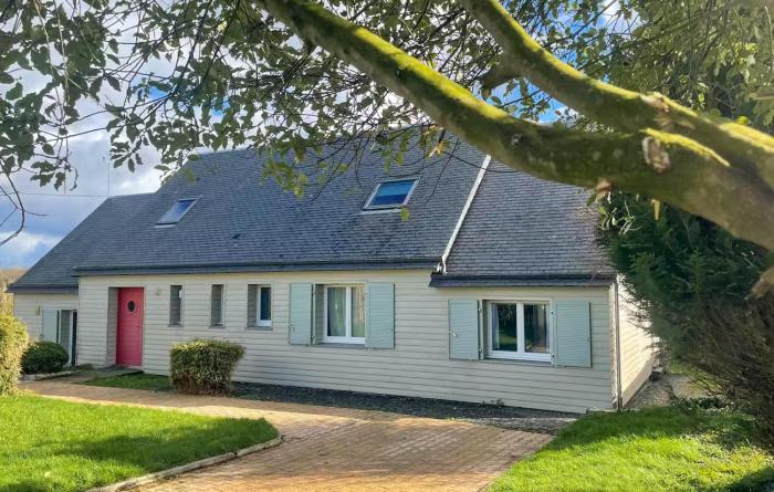 5 Bedroom Beautiful Home In Taulé